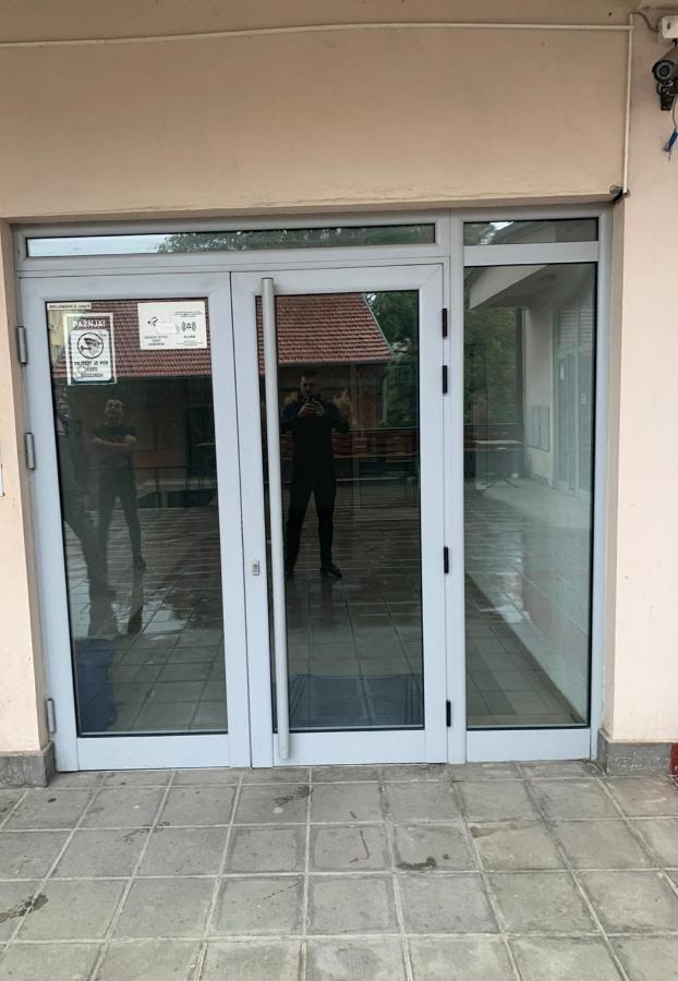 Appartamento Zara Apartman Krusevac - Centar Esterno foto