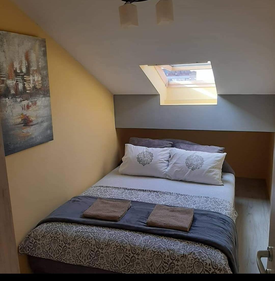 Appartamento Zara Apartman Krusevac - Centar Esterno foto